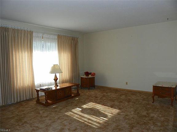 3rd image of 7250 Barton Hill Dr