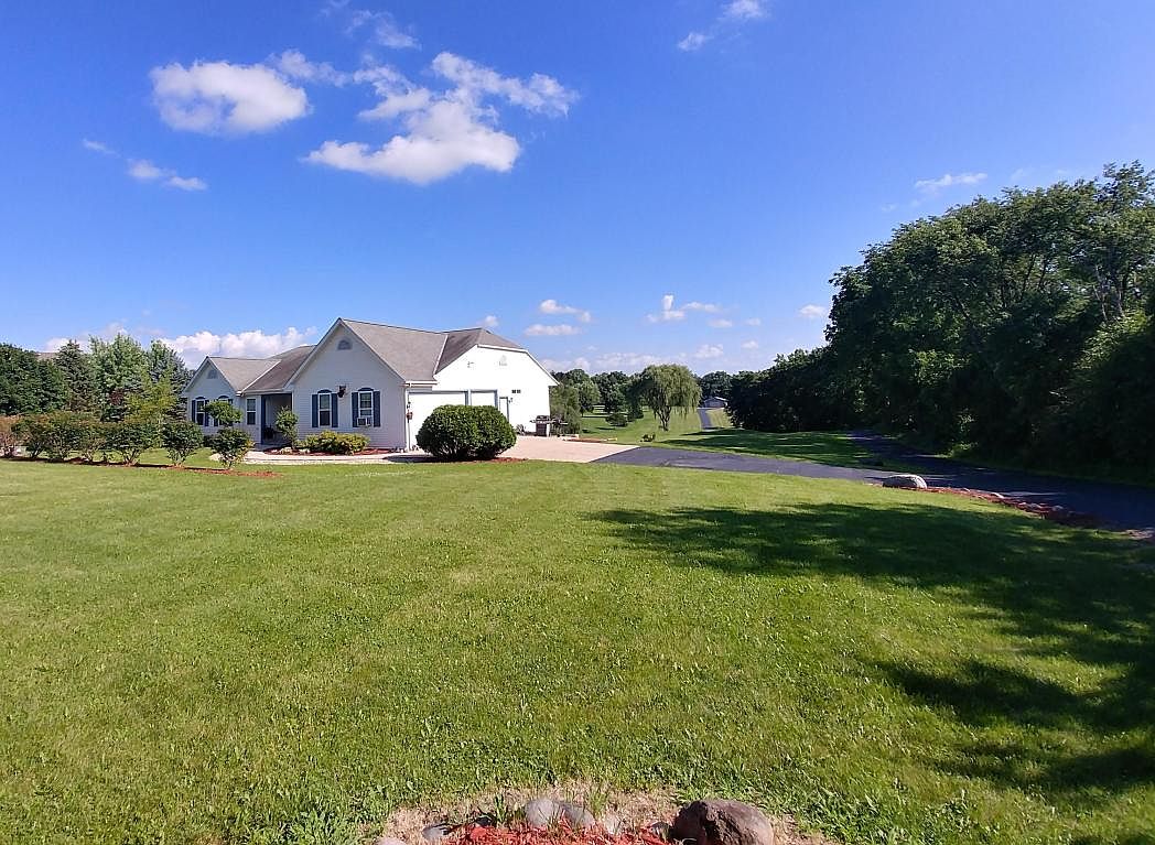 S83W23985 Artesian Ave, Big Bend, WI 53103 | Zillow