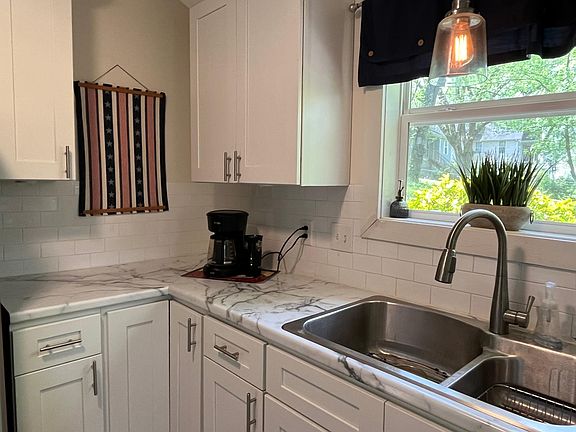 5th image of 2213 Sultana Ave