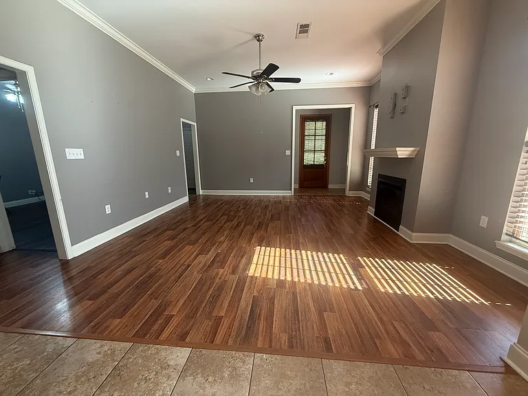 130 Markia Dr — Photo 5