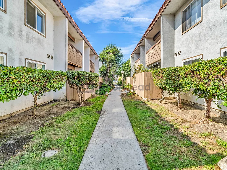 2521 W Sunflower Ave #J12 — Photo 3