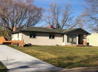 3027 Albert St N, Roseville, MN 55113