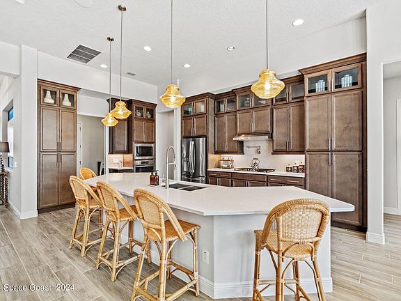 4th image of 5187 Kirkwall Cir