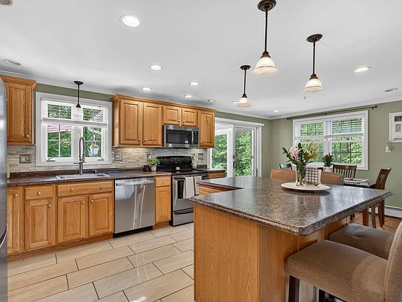 4th image of 123 Brady Avenue