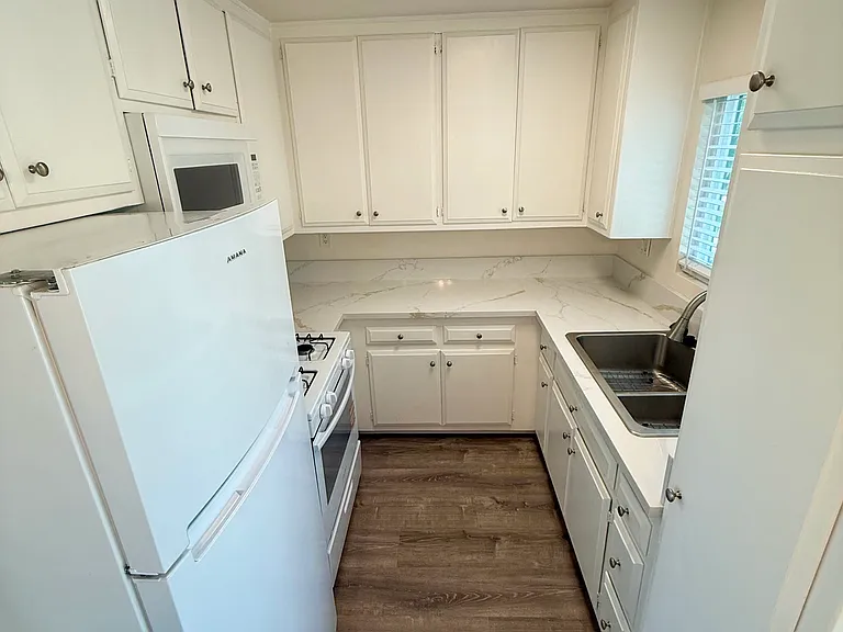 3051 Meade Ave #17 — Photo 6