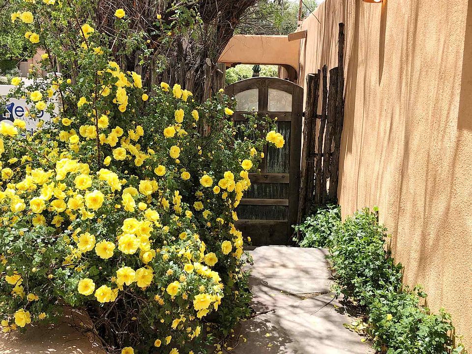 1st image of 507 Acequia Madre