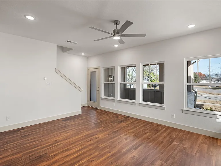 508 E Kimball St #1 — Photo 5