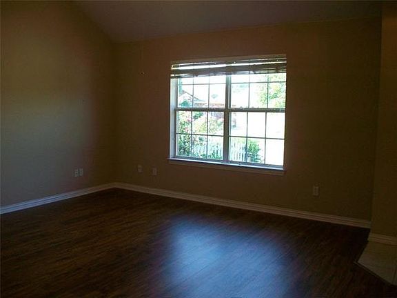 3rd image of 1005 Teresa Ct