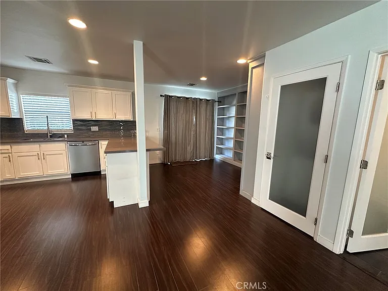 8801 Cattaraugus Ave — Photo 6