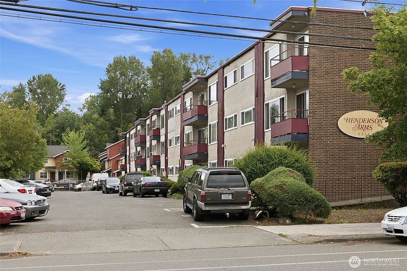 2nd image of 4803 S Henderson Street
