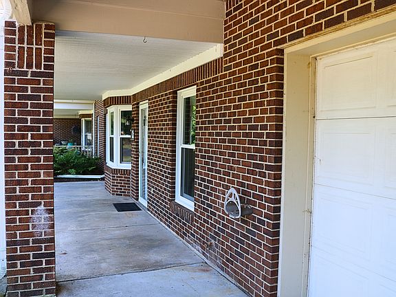 5th image of 2126 W Black Creek Valley Rd APT C