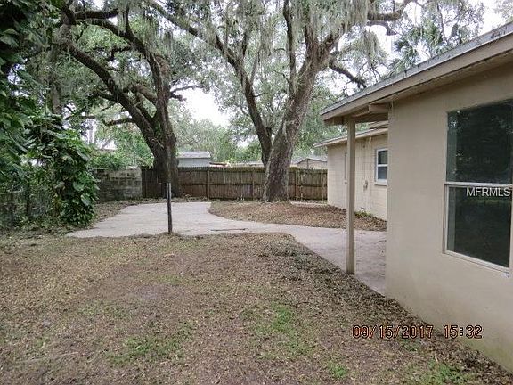 2nd image of 7709 Silver Oak Ln