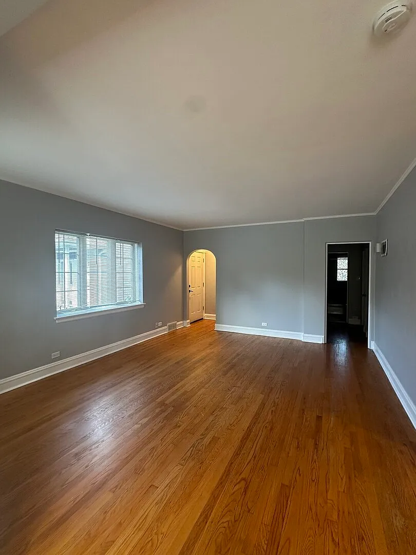 3 bed, 1399 sqft, $2,500 — Photo 2