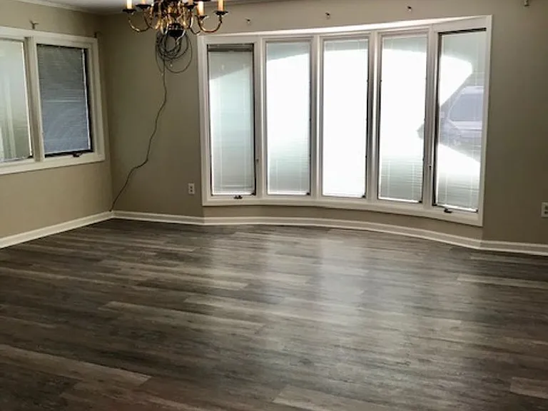 2504 Kenmore St — Photo 5