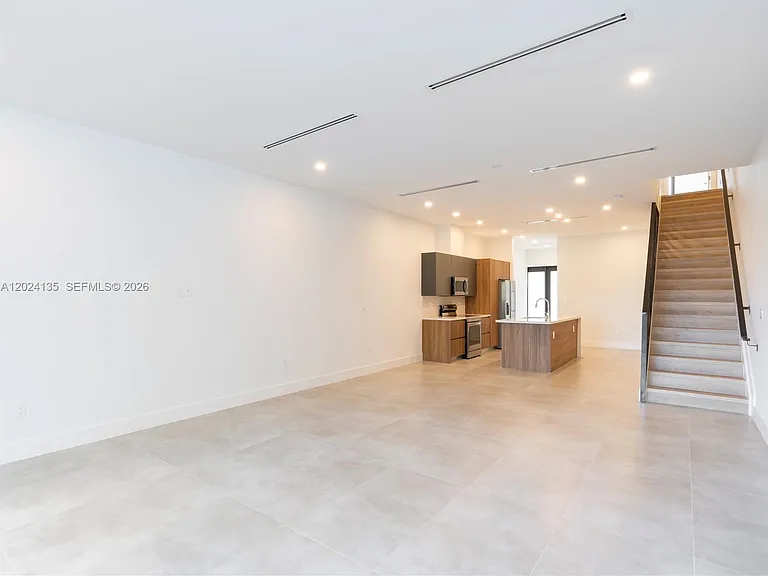 1118 NE 10th Ave #1118 — Photo 12