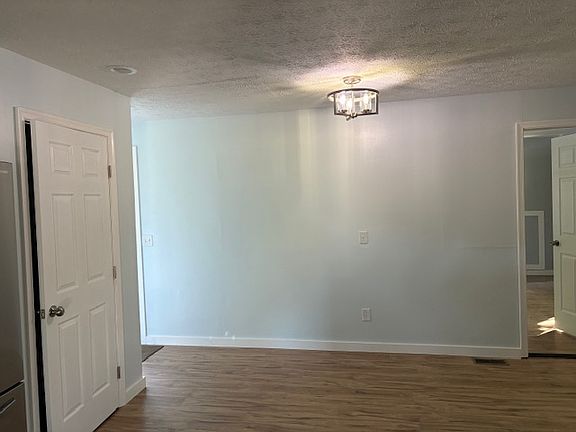 5th image of 313 W North St