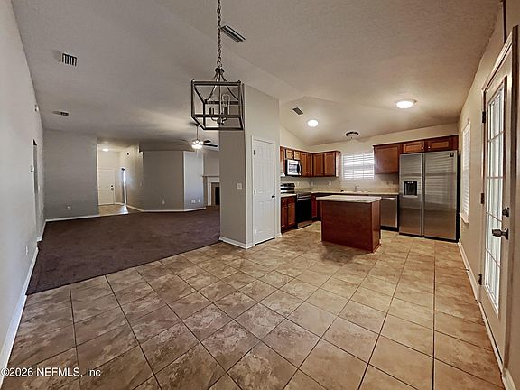4th image of 6413 SARAHS VIEW Court