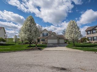 6384 Beaumont Sq, Lewis Center, OH 43035