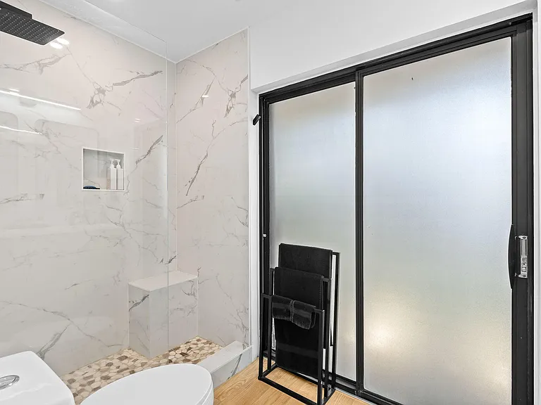 305 SW 28th Ave — Photo 14