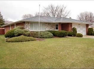 1812 N Laurel Dr, Mount Prospect, IL 60056