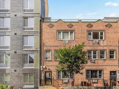 721 E 211th Street, Bronx, NY, 10467