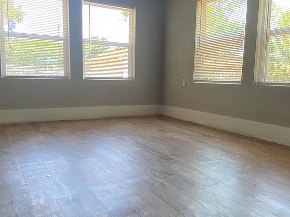 3rd image of 5813 Tackett Ct