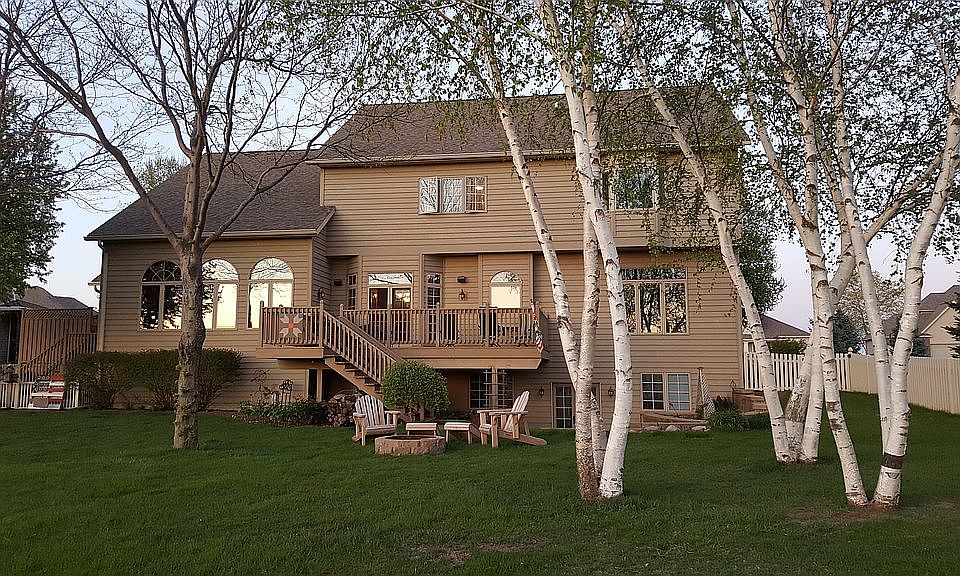 2nd image of 204 Martin Dr NE