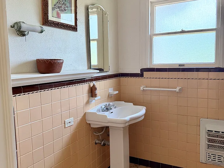 325 E Rosewood Ave — Photo 16