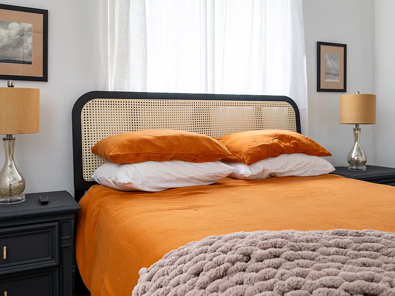 Second bedroom details.