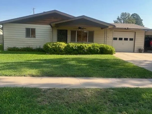 2208 Mountain View Dr, Carlsbad, NM 88220