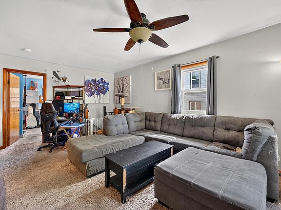5th image of 422 Cedar STREET
