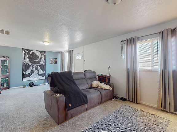 3rd image of 1625 Stanford Dr SE