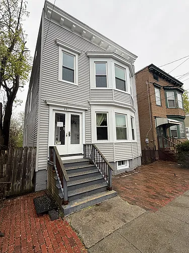 221 S Swan St #2 Photo 1