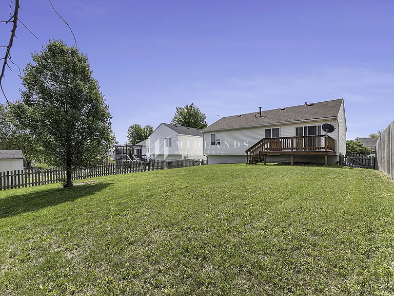 2704 Michaela St — Photo 14
