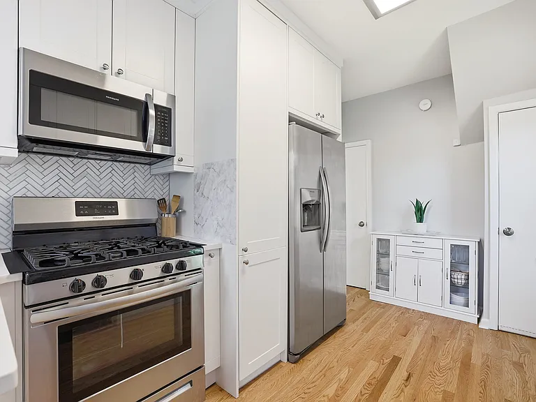 1415 Park Ave — Photo 12