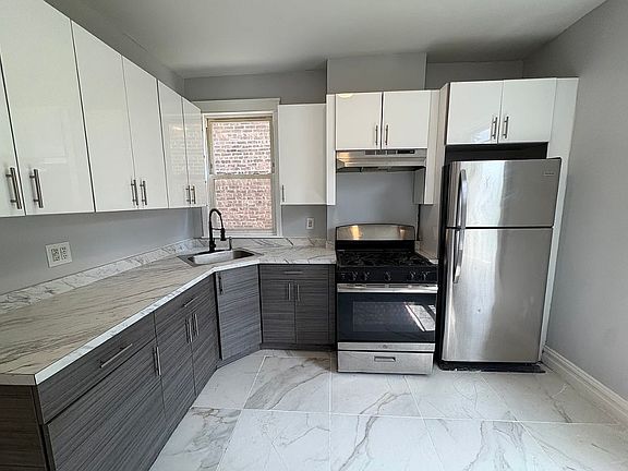 4th image of 211 Grant Ave #1A