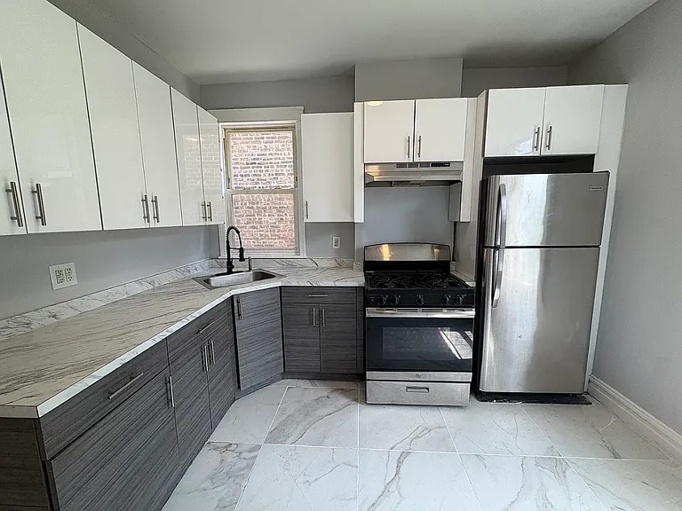 211 Grant Ave #1A — Photo 4