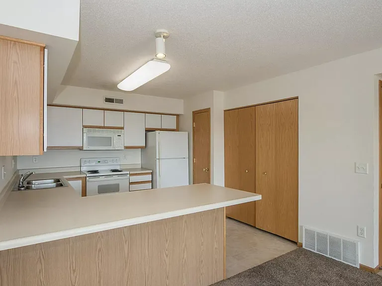 2876 Coral Ct — Photo 10