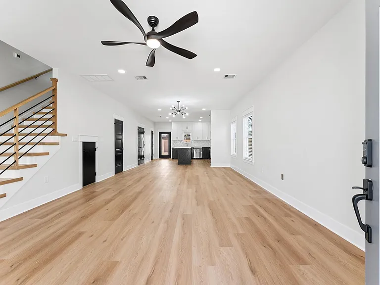 7222 Market St — Photo 2