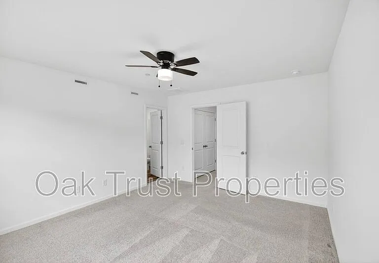 502 Townsford Ln — Photo 15