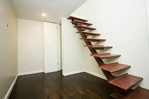 Rented by Friedman Mayer, LREB | media 9