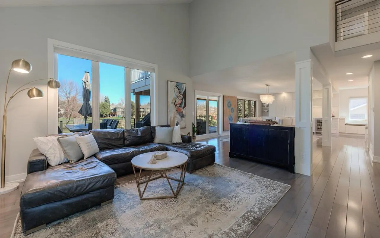 2439 Norwood Ave — Photo 3