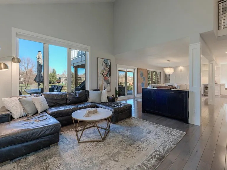 2439 Norwood Ave — Photo 3