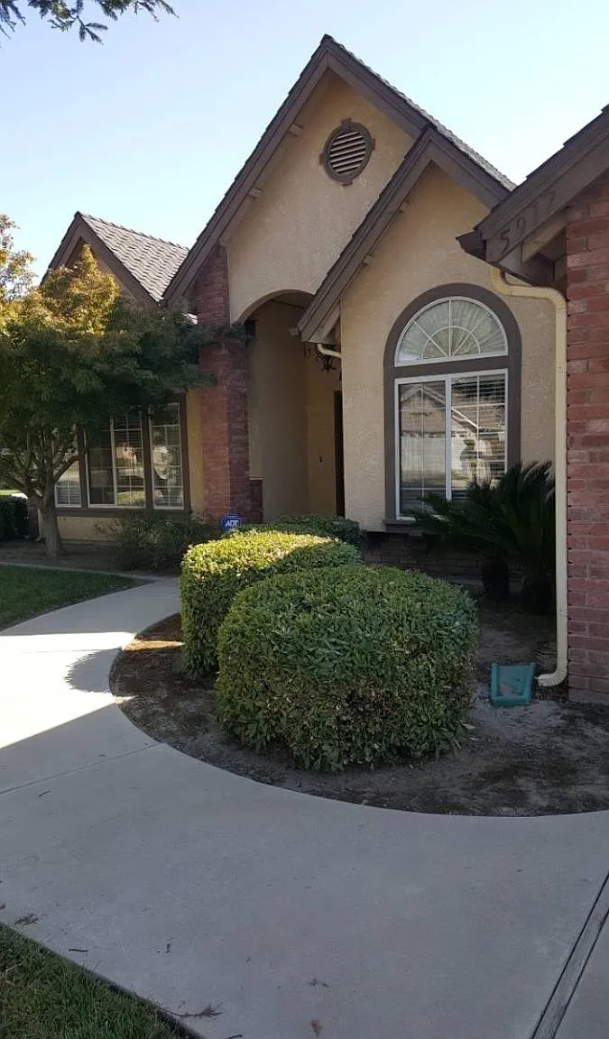 3 bed, 1926 sqft, $2,500 — Photo 1