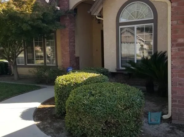 5917 W School Ct, Visalia, CA 93291