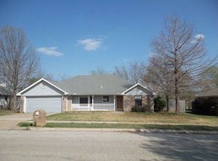 7028 Windhaven Rd, North Richland Hills, TX 76182