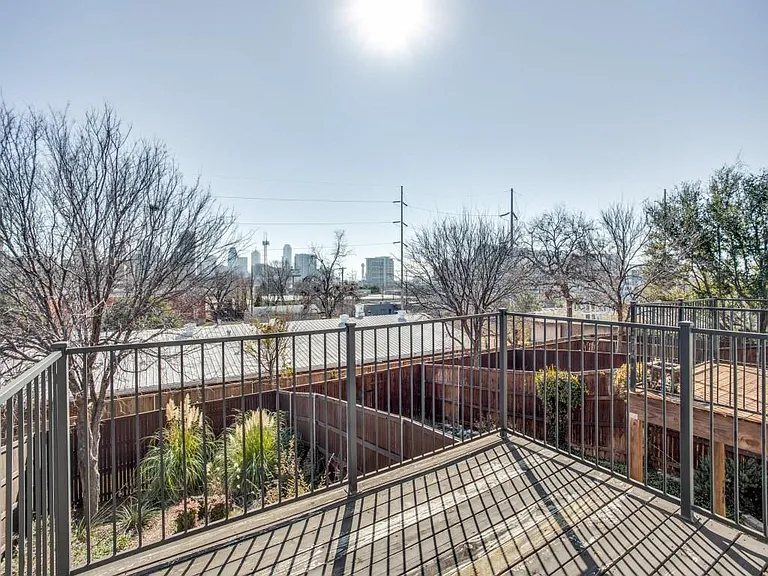 2330 Throckmorton St — Photo 15