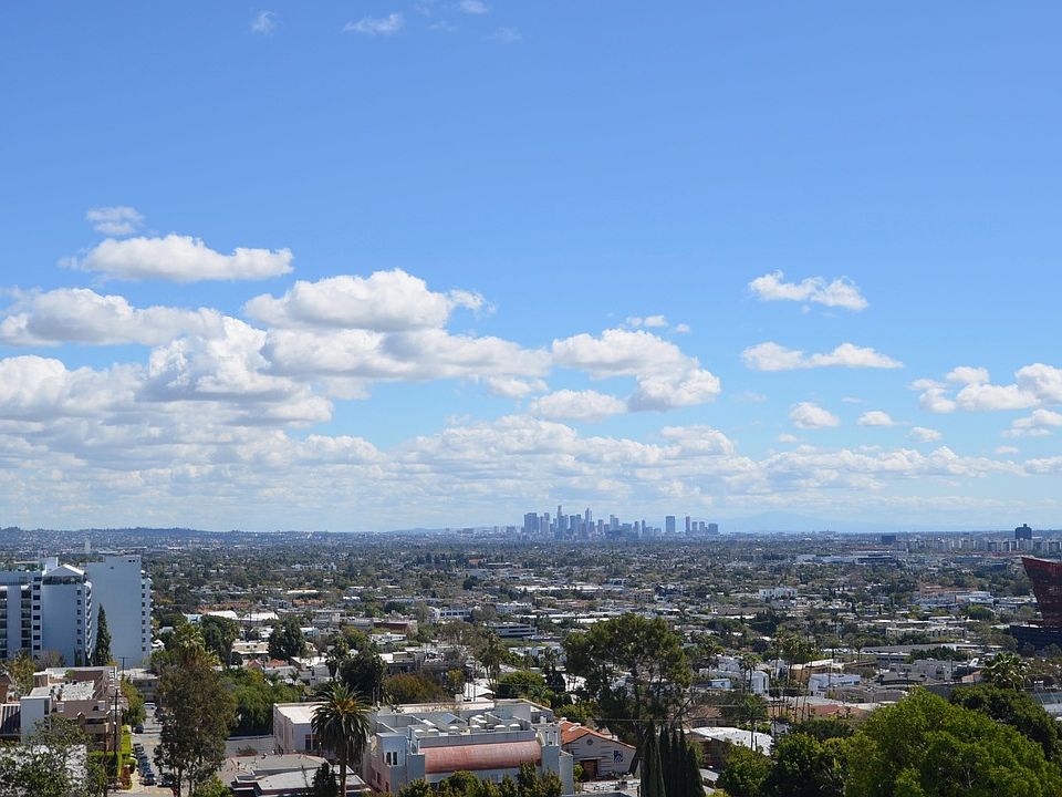 1st image of 999 N Doheny Dr APT 1007