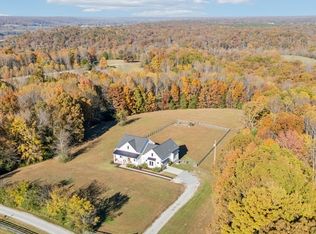 890 Hackberry Ln, Nunnelly, TN 37137