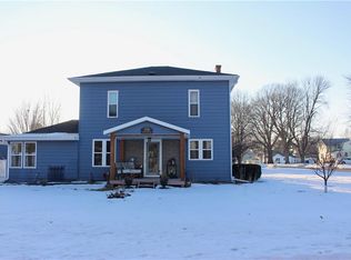 208 3rd Ave NE, State Center, IA 50247